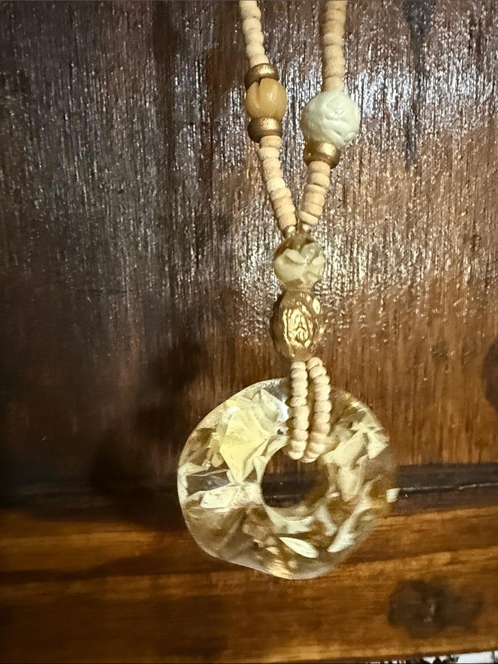 Donut pendant Beaded Statement Necklace with stone and natural shell chips - Picture 8 of 9